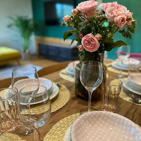 아파트 Magical Two Bedroom In 빌얀디